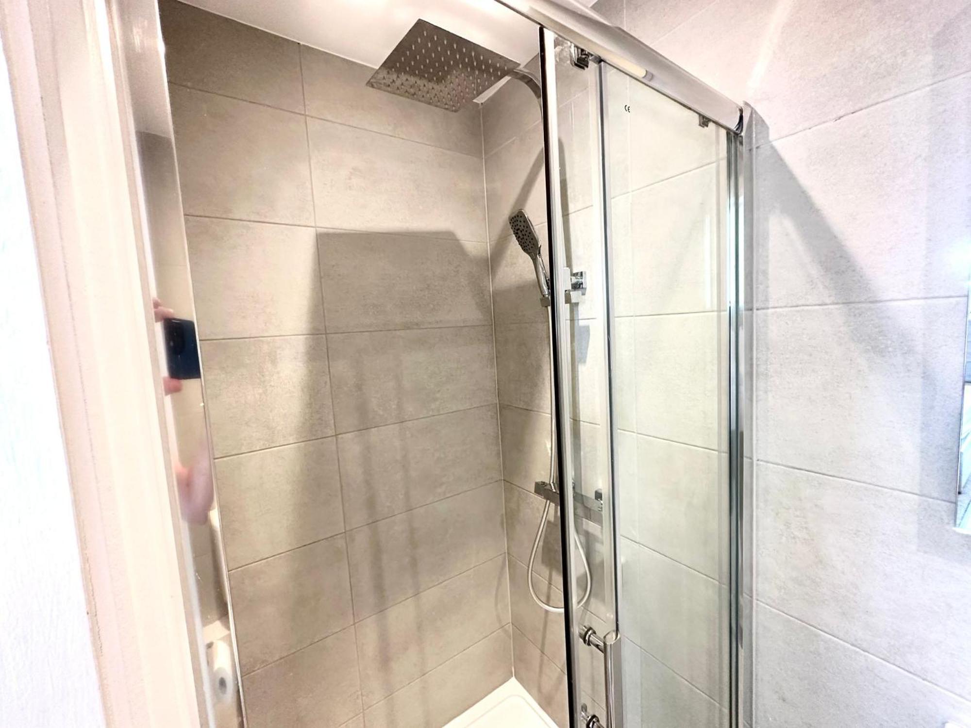 Unique Modern, Private Apartment,15 Mins To Central London Hendon Esterno foto