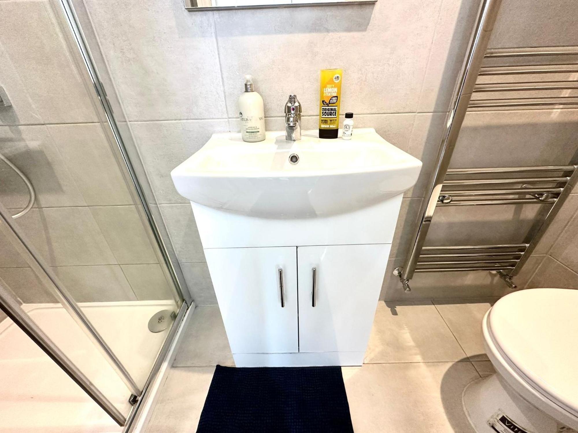 Unique Modern, Private Apartment,15 Mins To Central London Hendon Esterno foto
